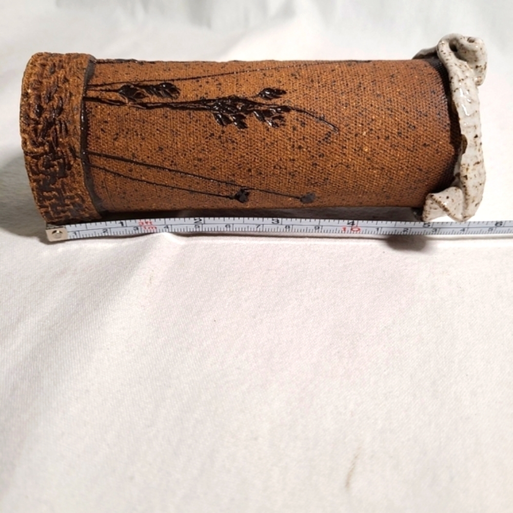 Vintage vase hand made pottery imprinted leaves 🍃 - Picture 10 of 13